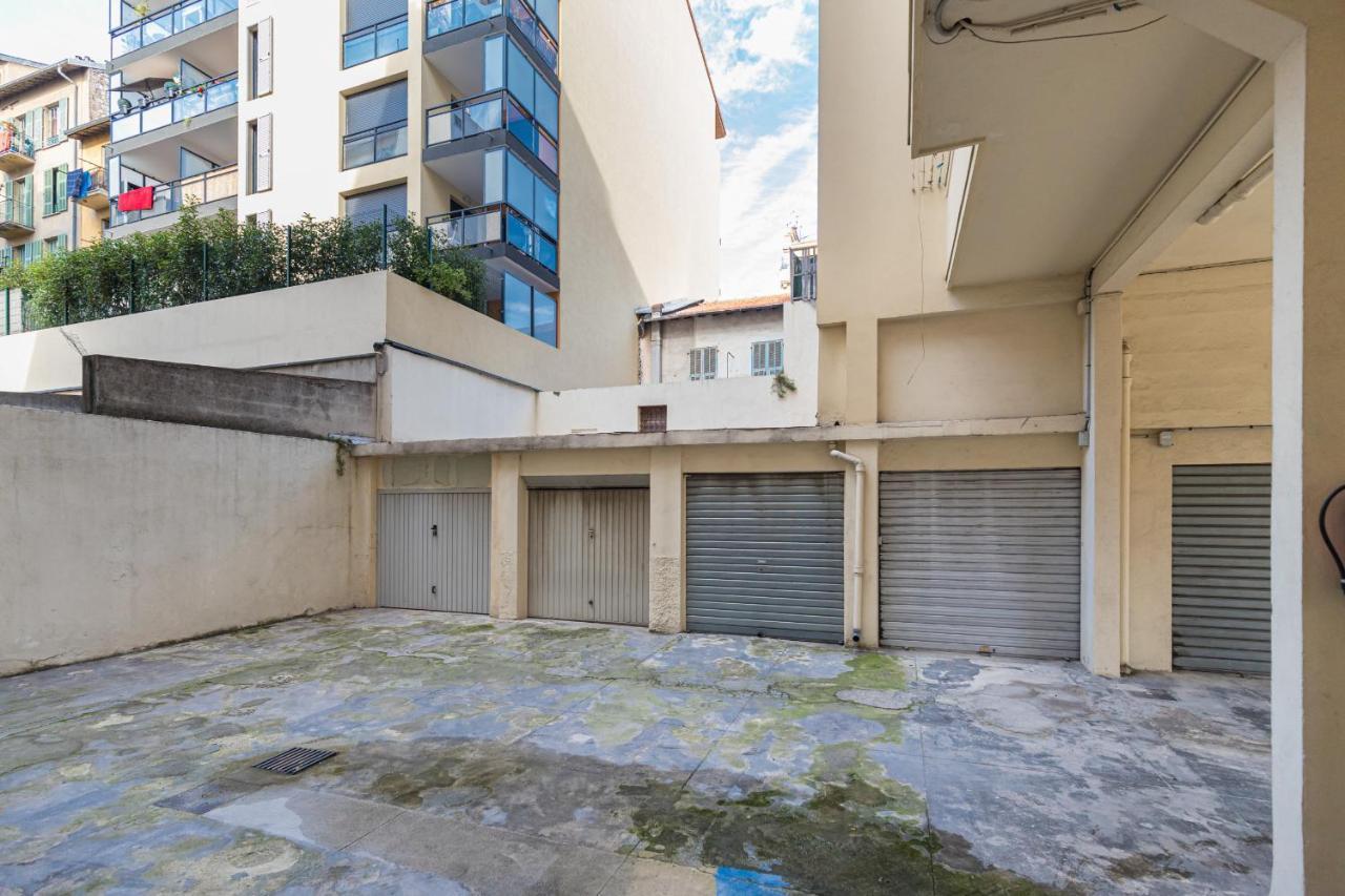 2 Bdr 105m2 Classy Near Garibaldi Tram With Garage * Nice
