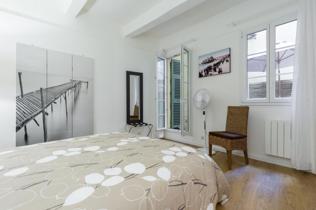 Large One Bedroom Flat In The Old Town Nice