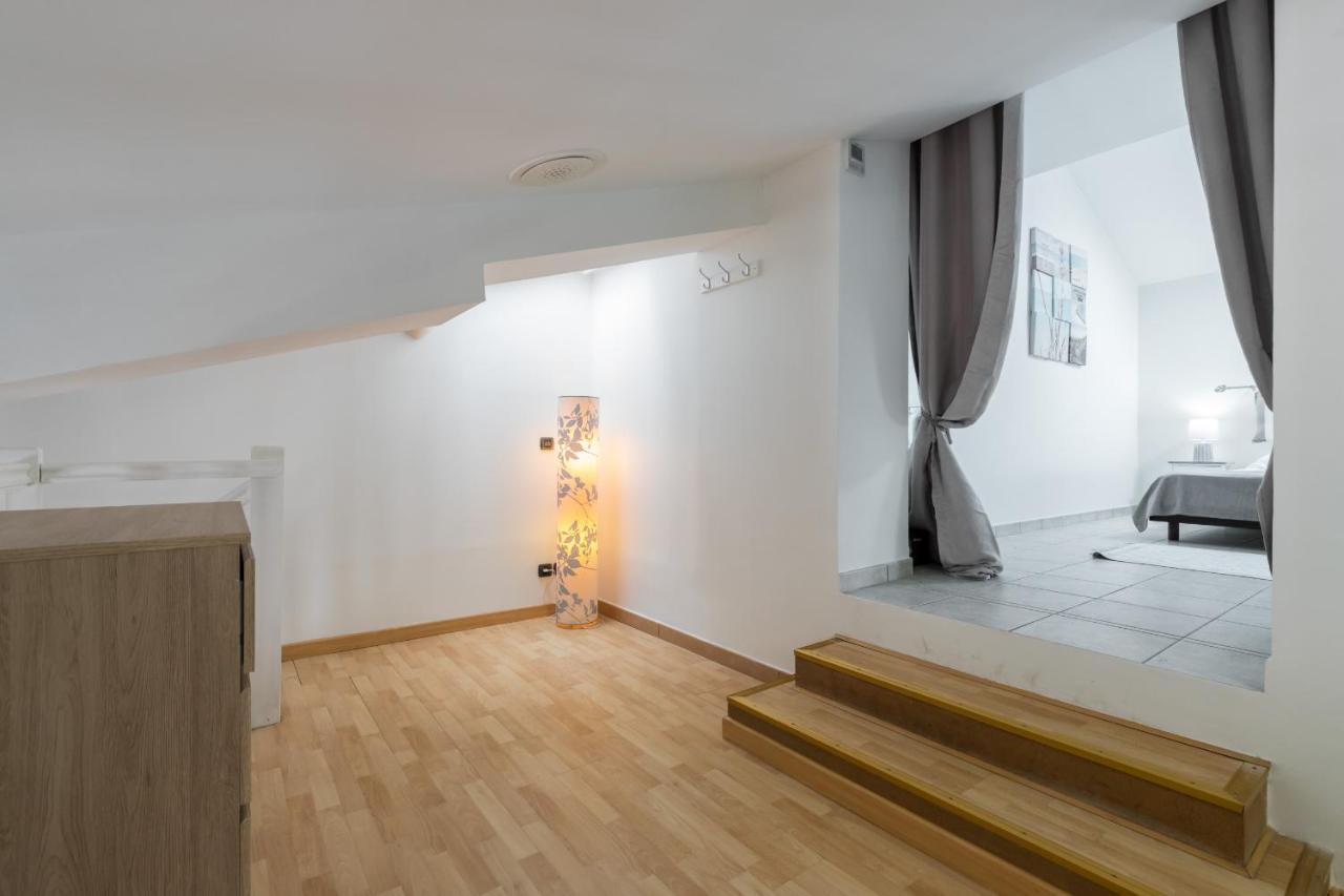 Massena Square - 1 Bdr Duplex With Ac