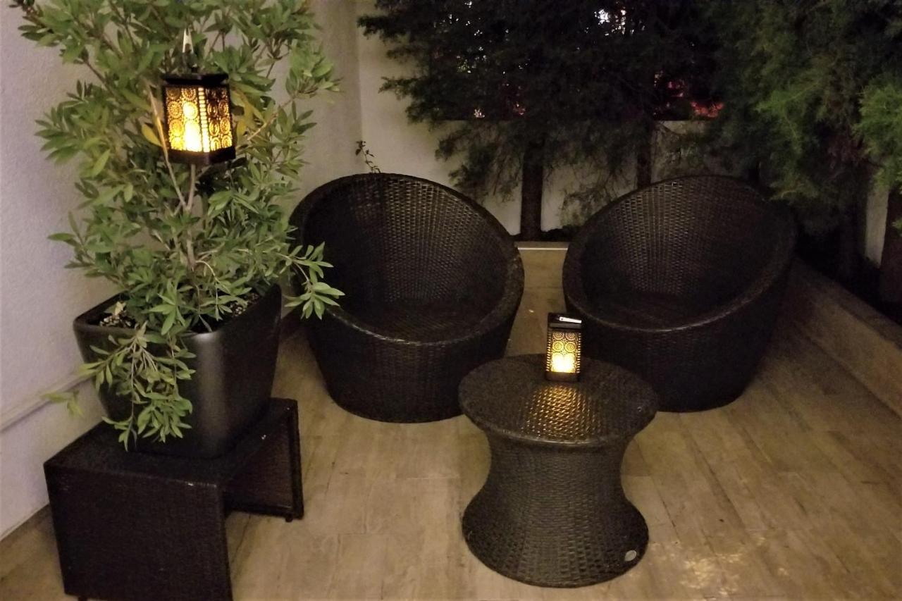 Comfort And Style 2 Bedroom Ac & Large Patio Near Sea Apartment Nice