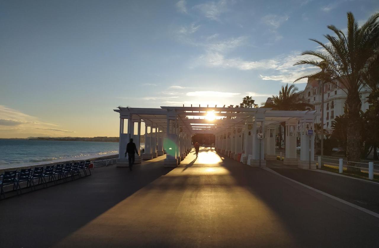 Beach Ac 1 Min Walking From The Sea - Freshly Renovated Apartment *