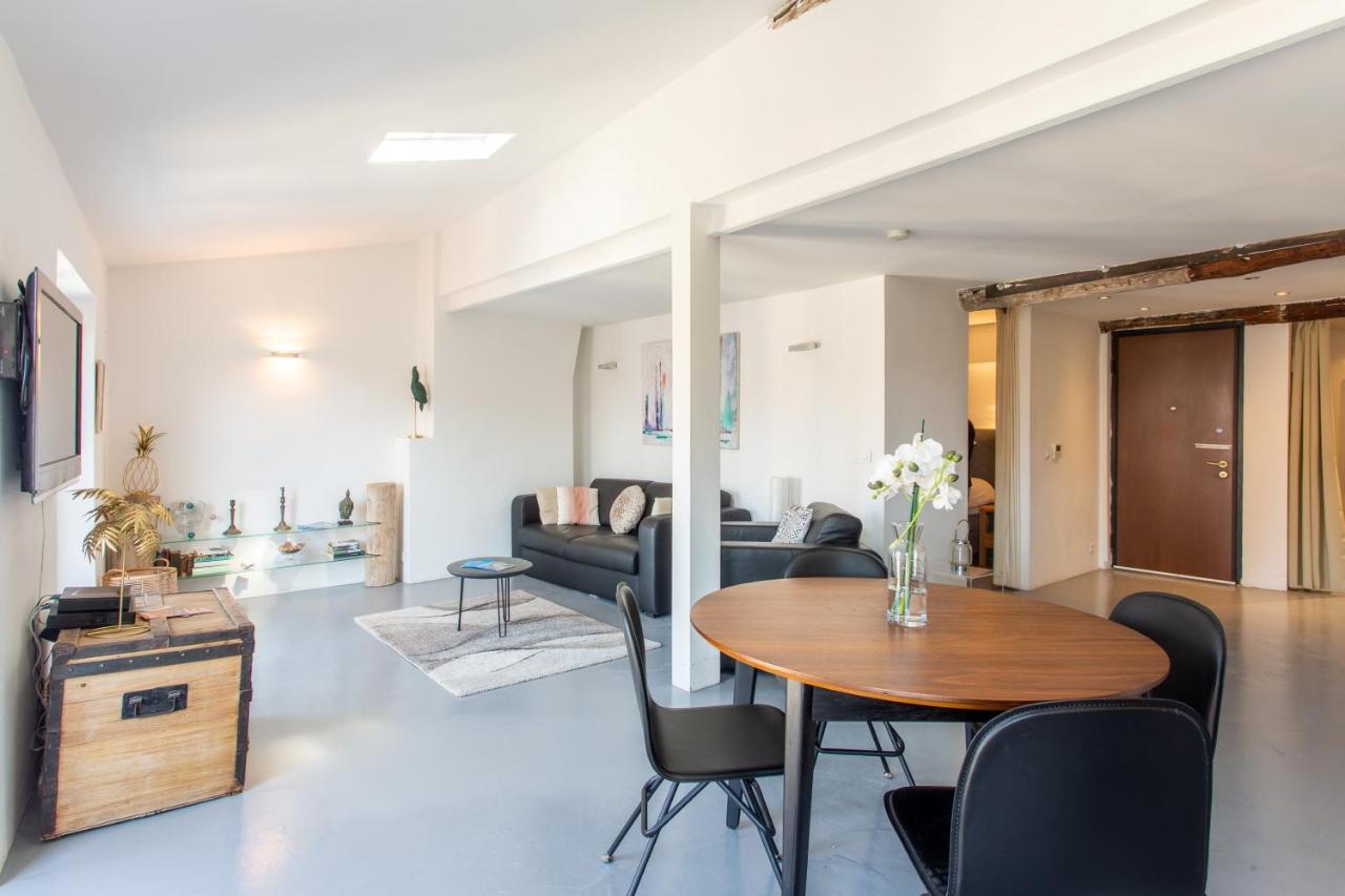 Apartment Ross 5- F2, Lumineux, Balcon, Loft, Clim, Vieux-nice