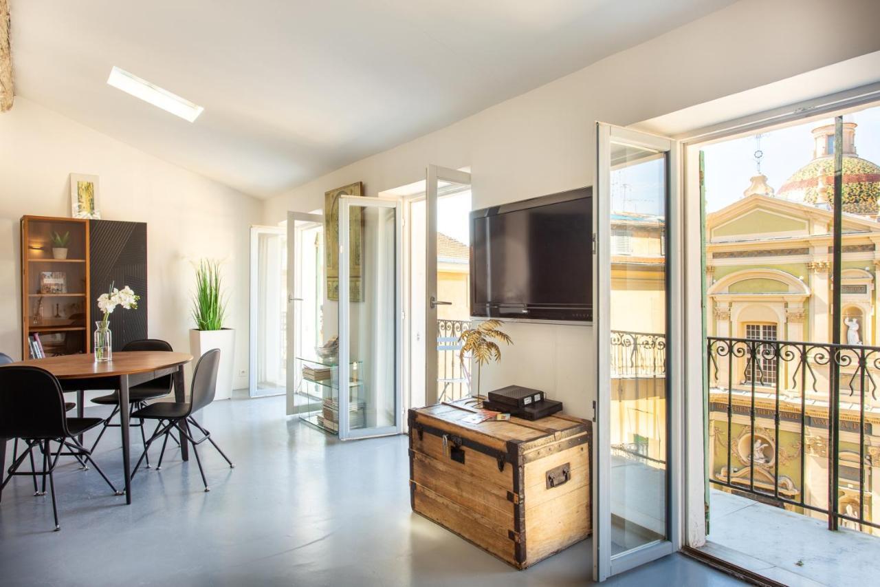 Ross 5- F2, Lumineux, Balcon, Loft, Clim, Vieux-nice *