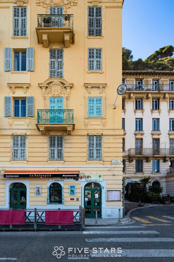 Apart Overlooking The Port Of * Nice