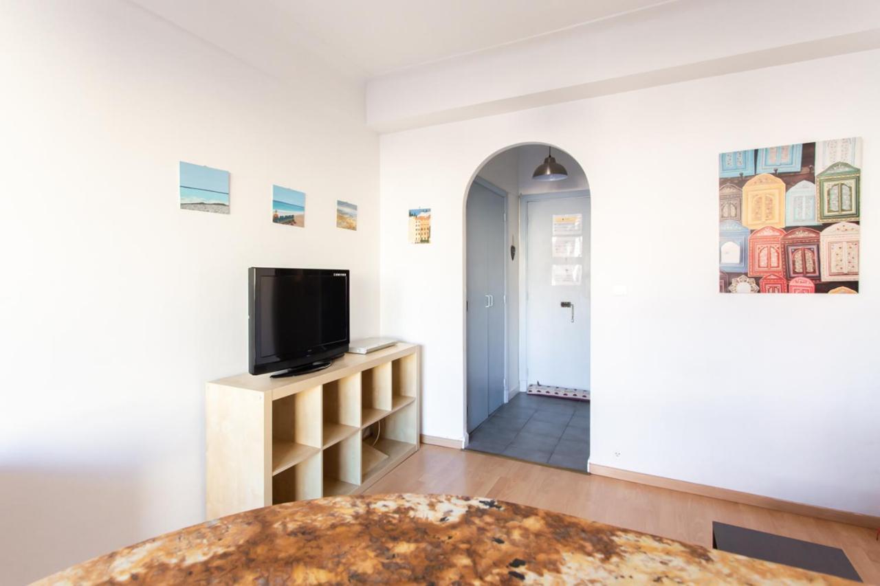 Center - Bright Studio Balcony Wifi & Aircon