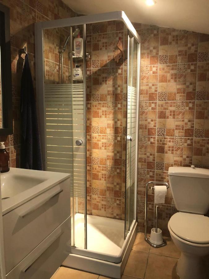 Homestay Petite Independante Avec Sdb, Clim Et Parking Prive *
