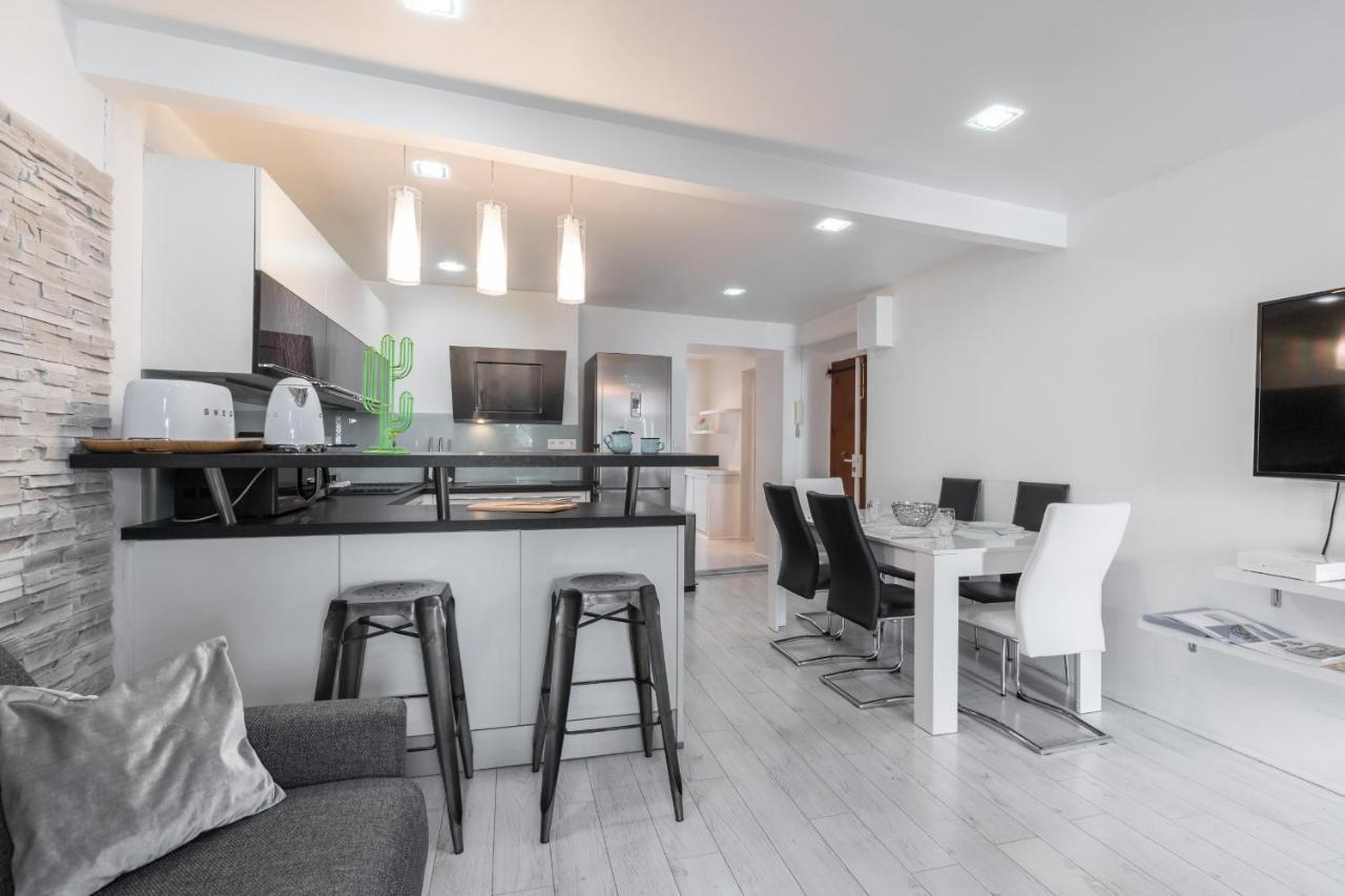 Amazing 3 Bdrs And Garden Place Du Pin Parking !