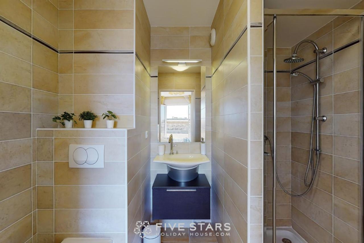 Luxury Five Stars House Nice