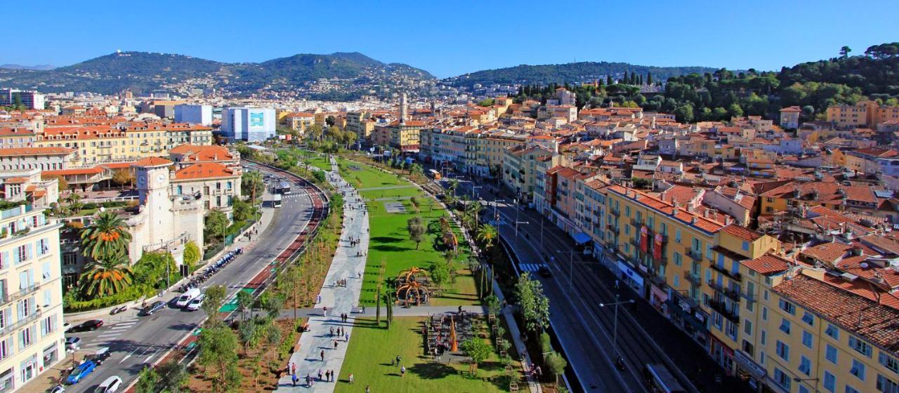 En Bord De * Nice