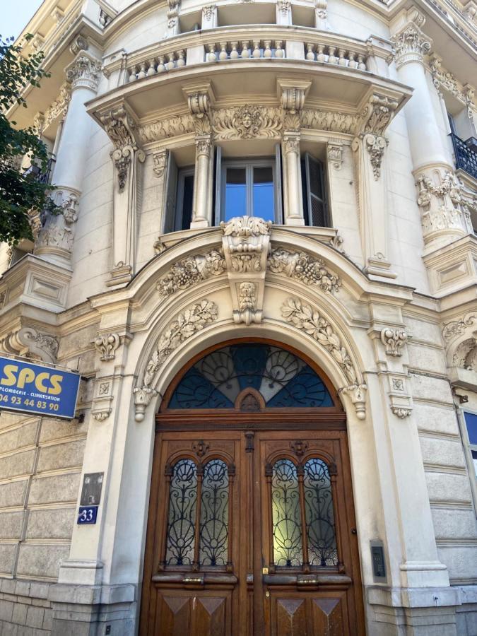 Centre: A 300m De La Et De La Promenade Des