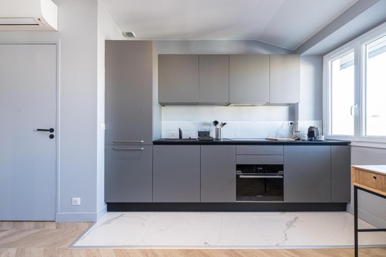 1 Su Ede - Dernier Etage Ascenseur - 1 Min Et Zone Pietonne * Nice