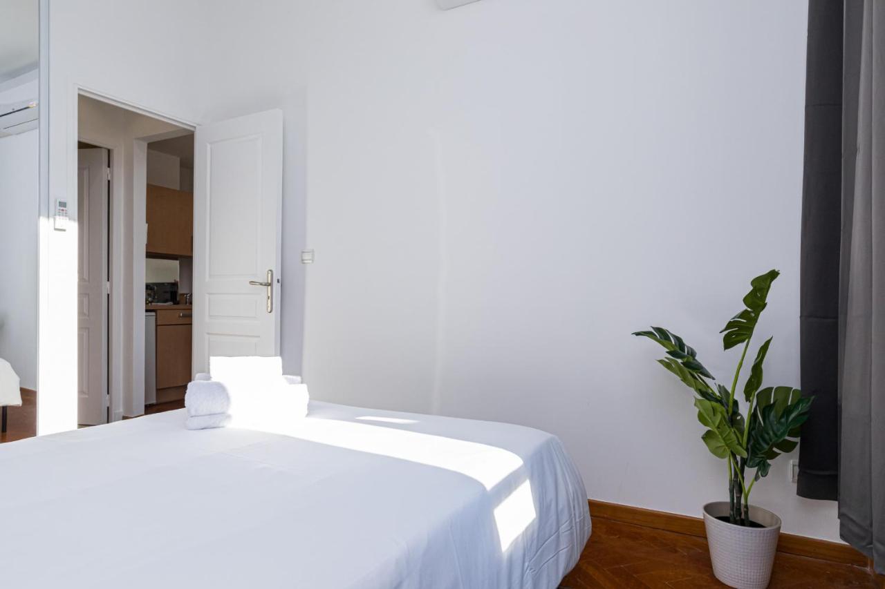 7 Medecin - Place Massena - 2p - Lumineux - Climatise