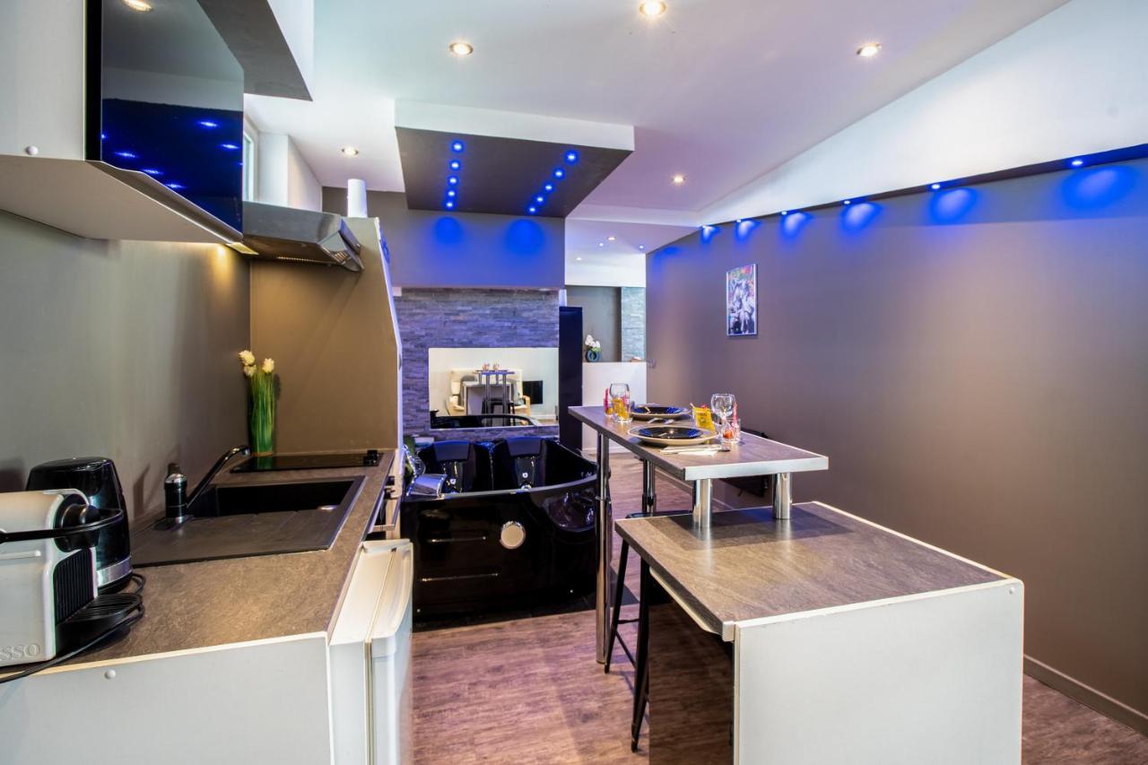 Apartment Jacuzzi, Appart Moderne, 30 Metres De La *