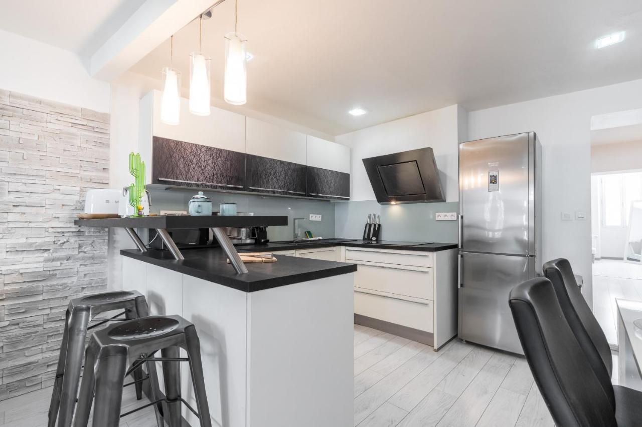 Amazing 3 Bdrs And Garden Place Du Pin Parking !