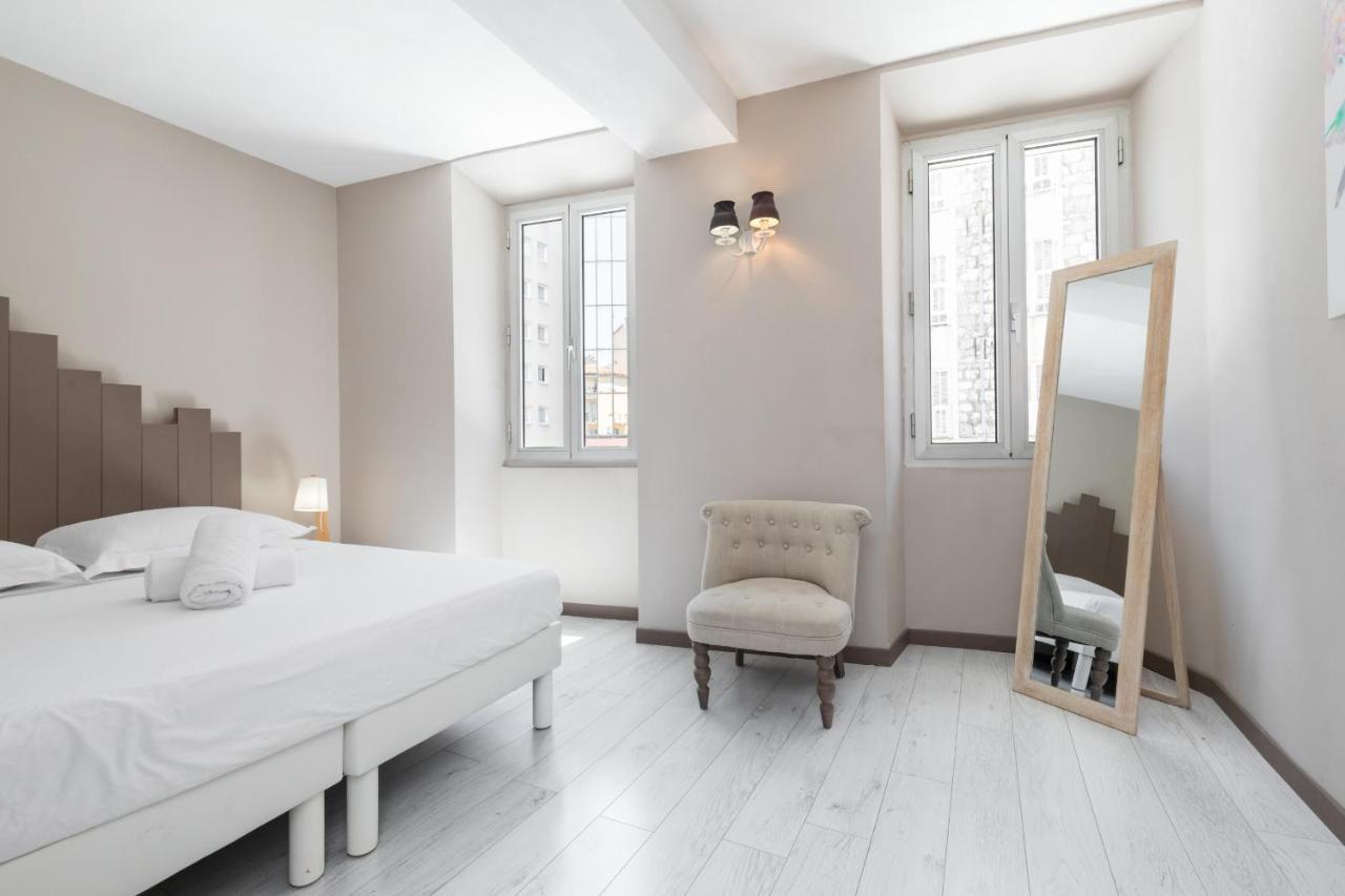 Amazing 3 Bdrs And Garden Place Du Pin Parking ! *