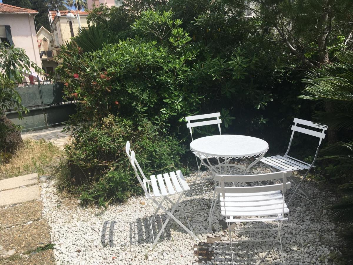 Cozy House With Parking And Garden Apartment