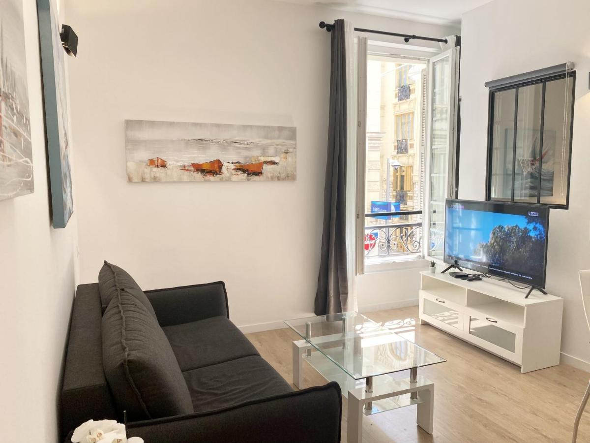Modern Flat Lamartine *
