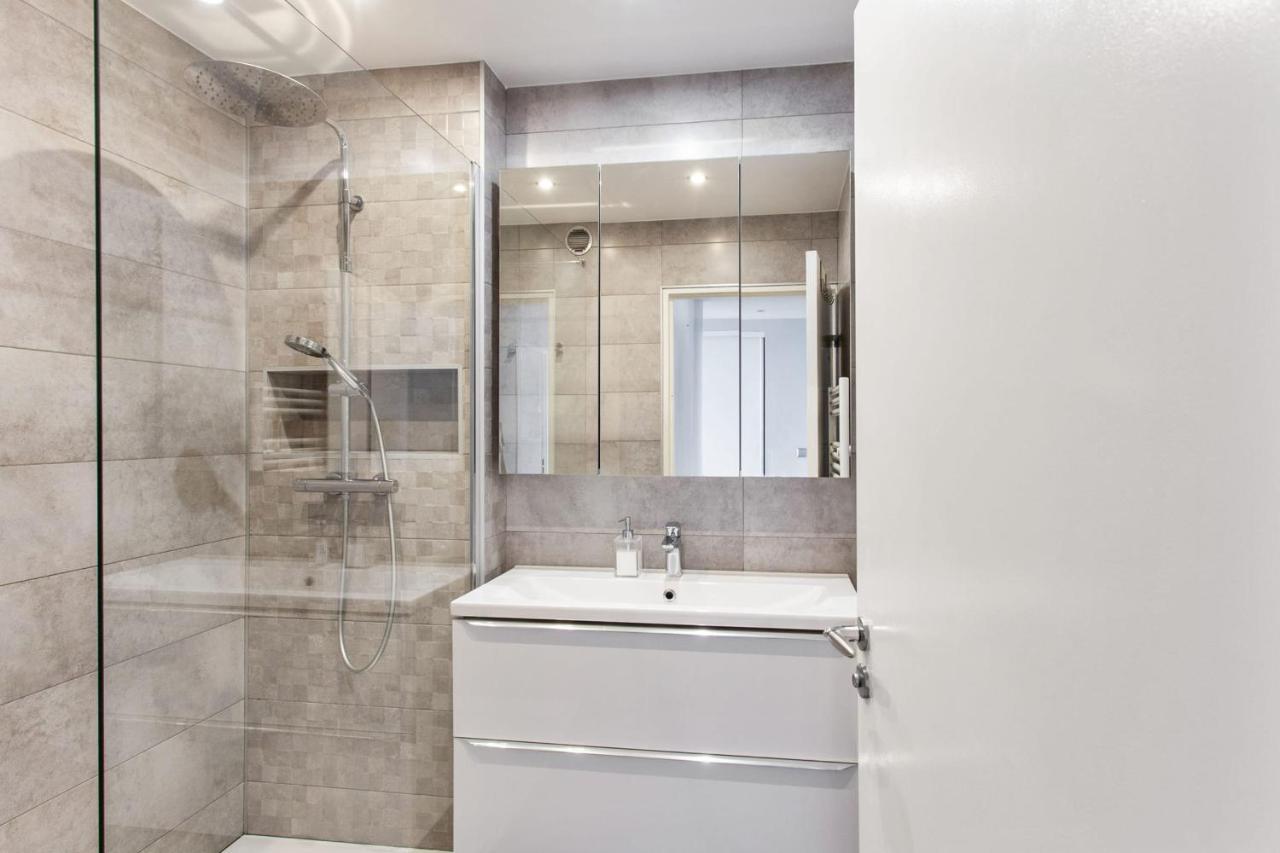 Superb With Garage And Sea And City View In - Welkeys