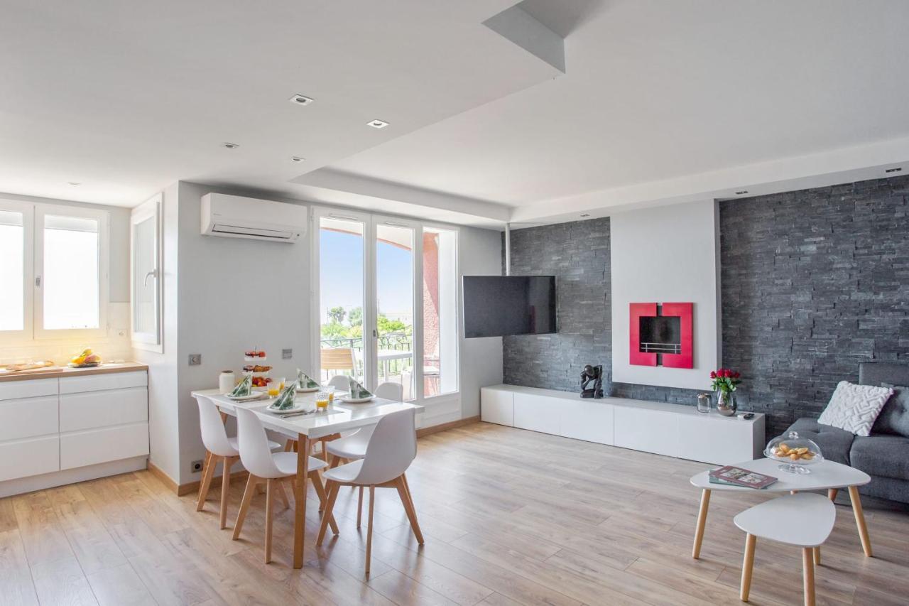Superb With Garage And Sea And City View In - Welkeys *