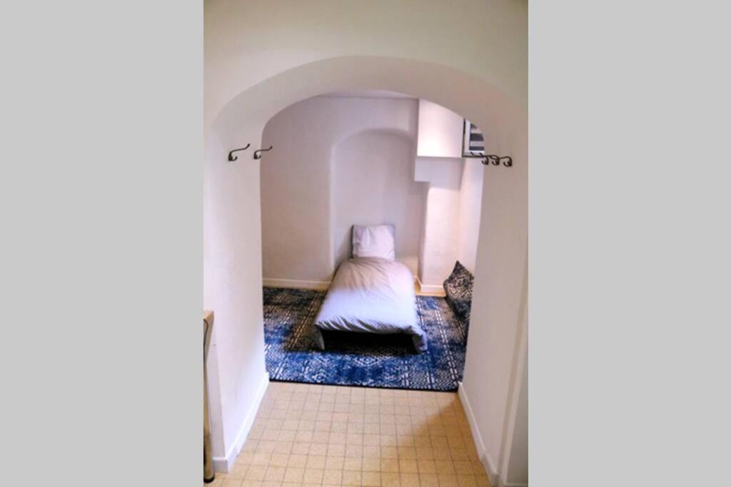 Charming And Modern Cave In The Heart Of The Port Apartamento Nice