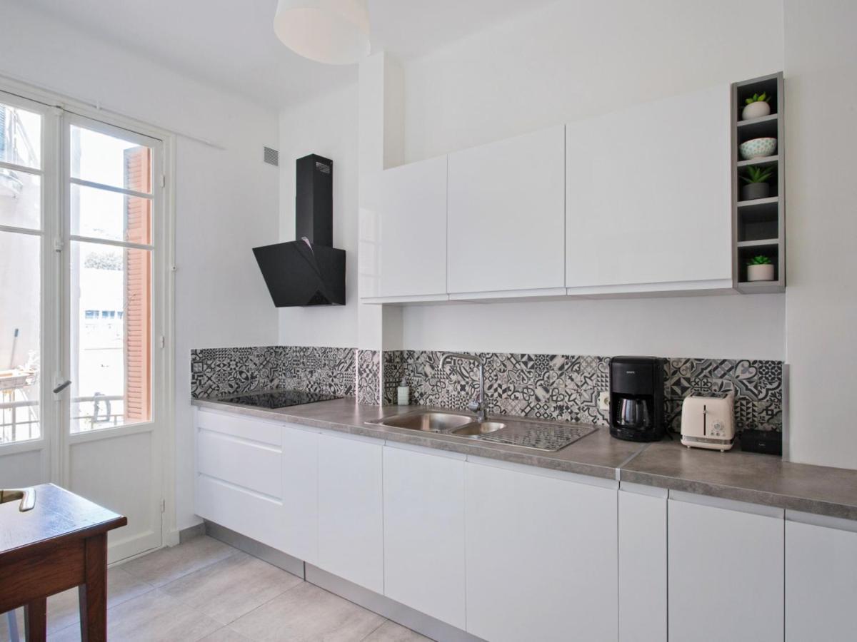 Apartment Promenade: Spacious Air-conditioned Near
