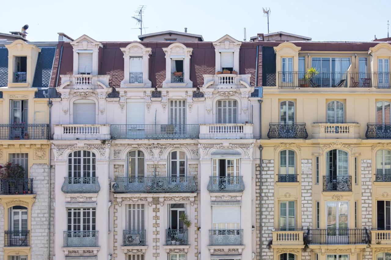 Feel - Alphonse Karr