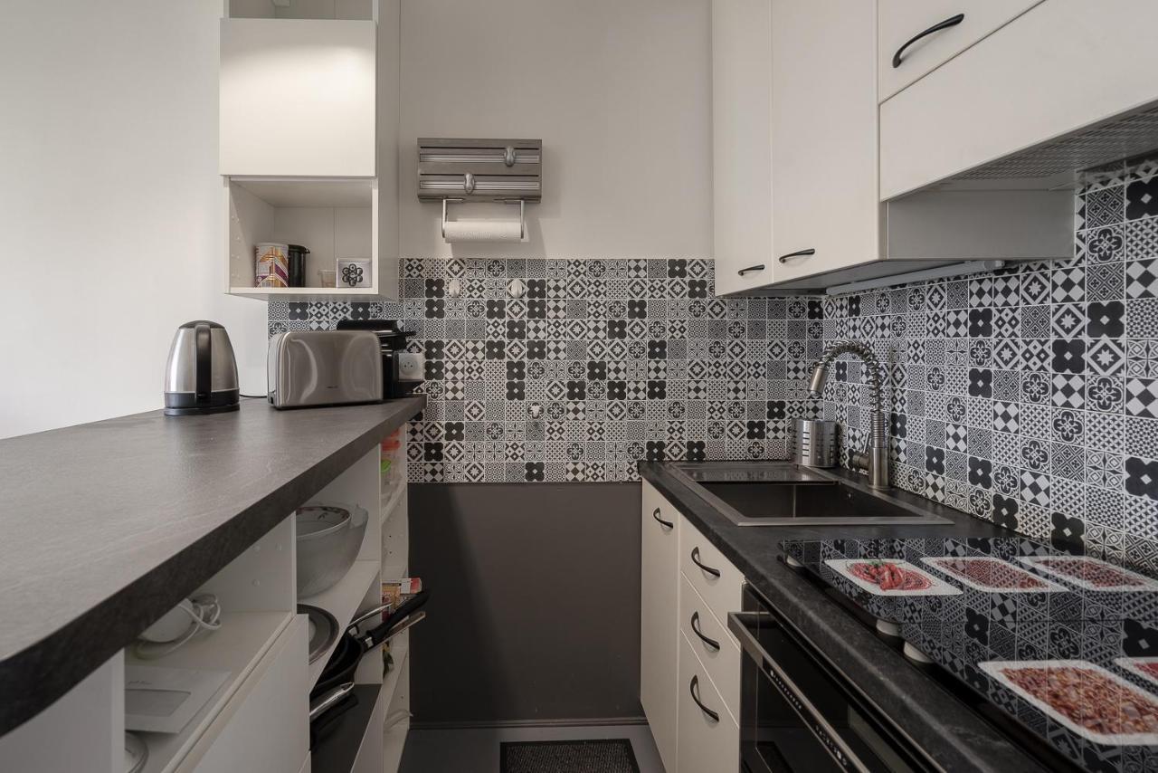 Apartment Centre, Deux Pieces, Calme, Terrasse Plein Sud *