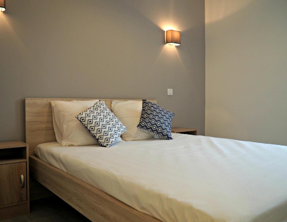 Lola Apartment *