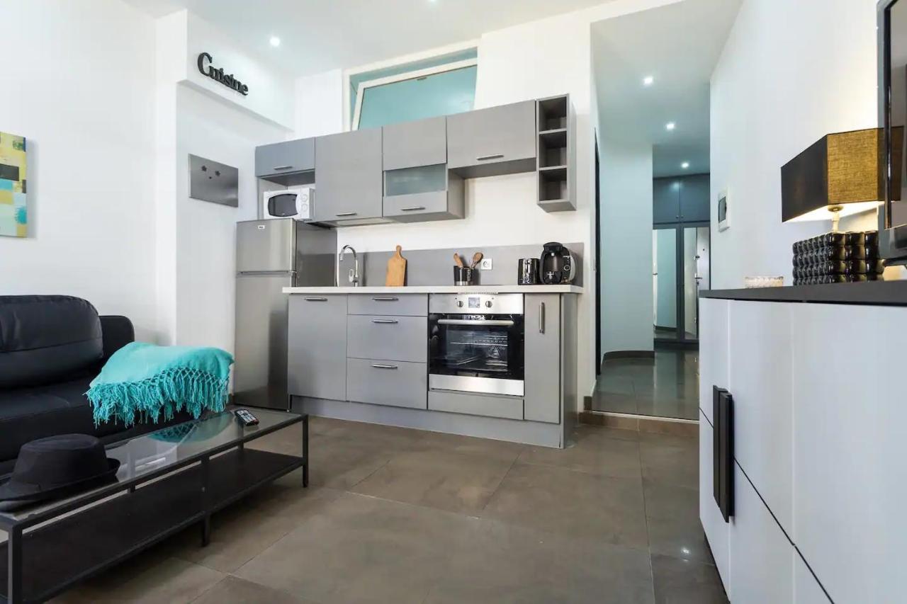 Feel - France 15 Apartment