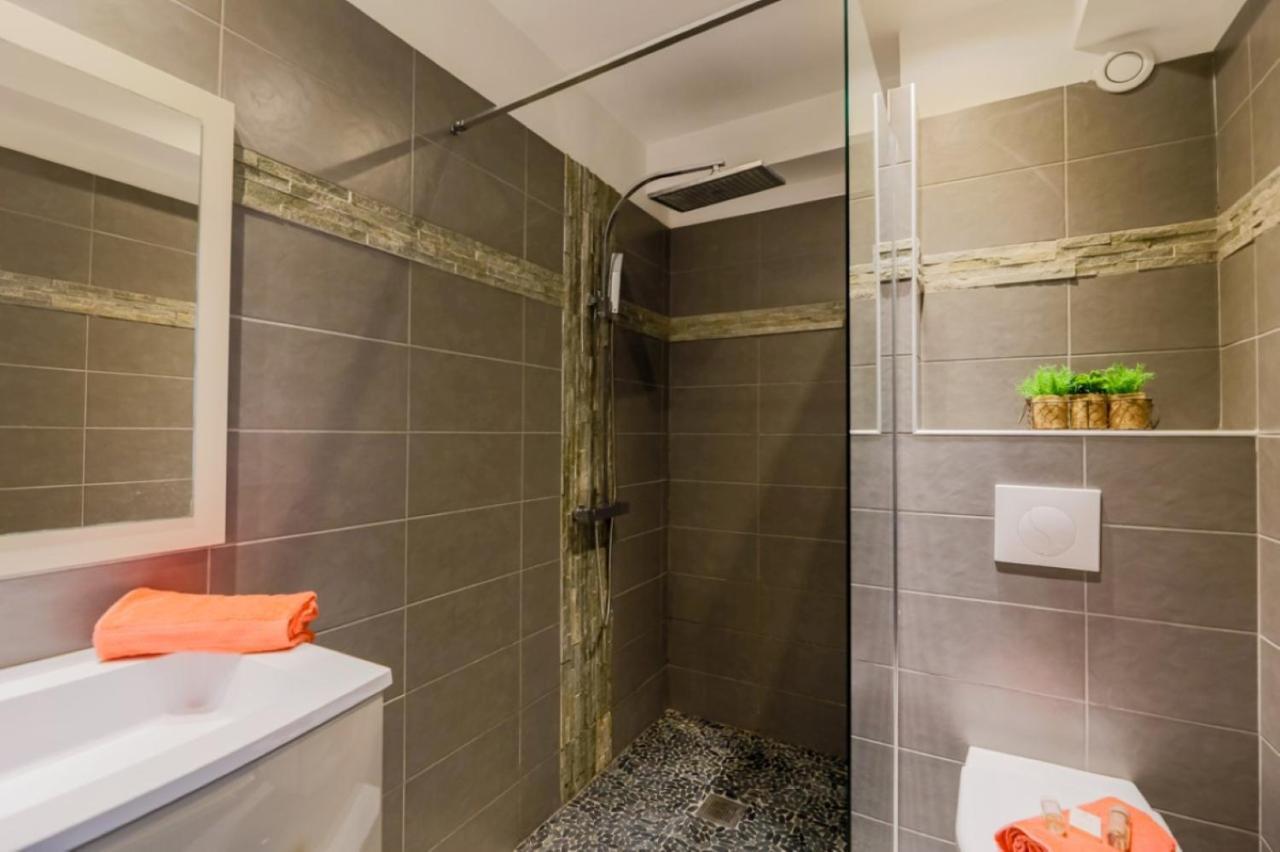 Suede Ap4207 By Riviera Homes