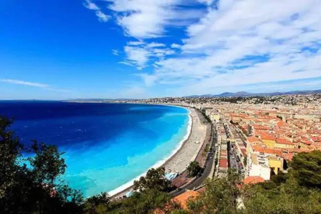 A 50 Metres De La Plage Et De La Promenade Des Anglais Appartement