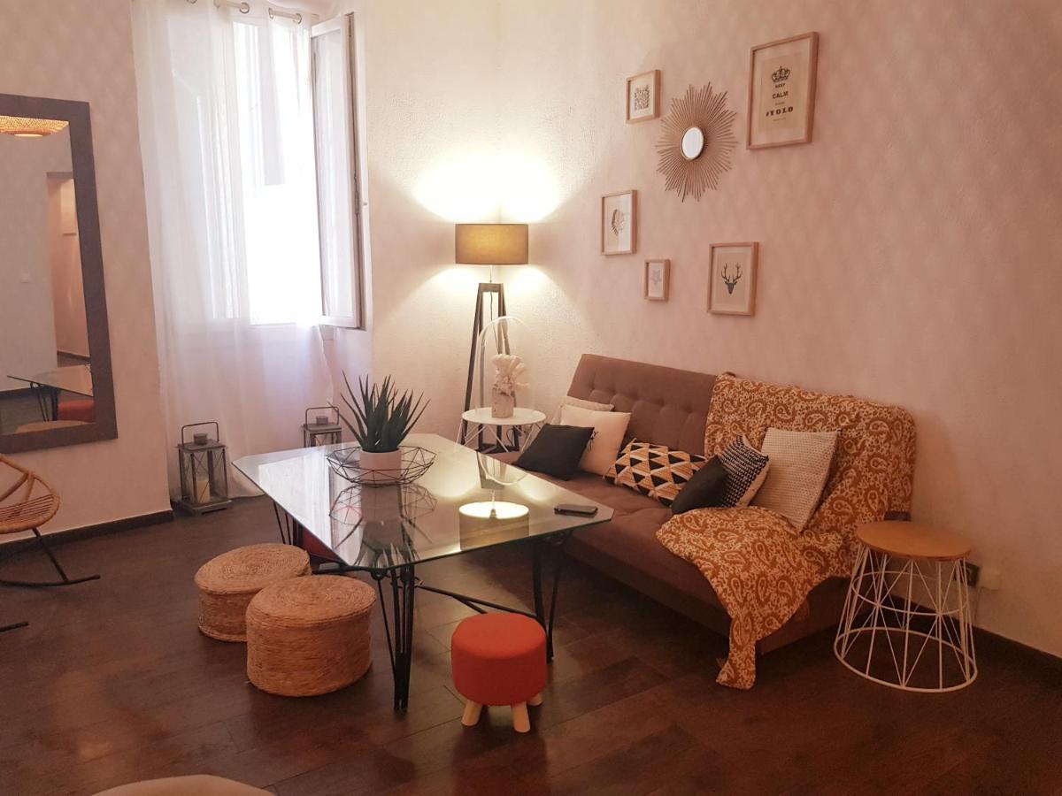 Beautiful Old Town Home - 2 Bedrooms Apartment * Nice