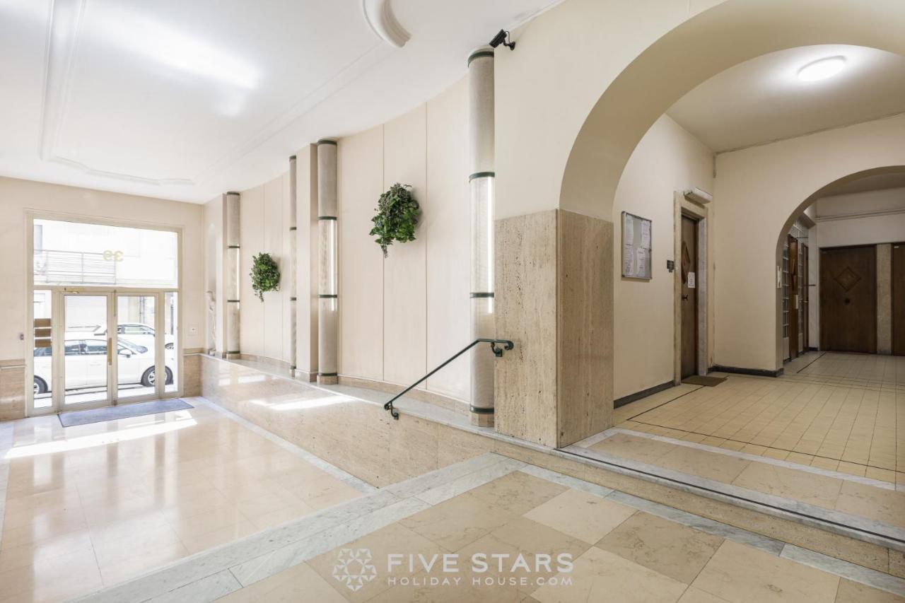 Venus Fshh Apartment