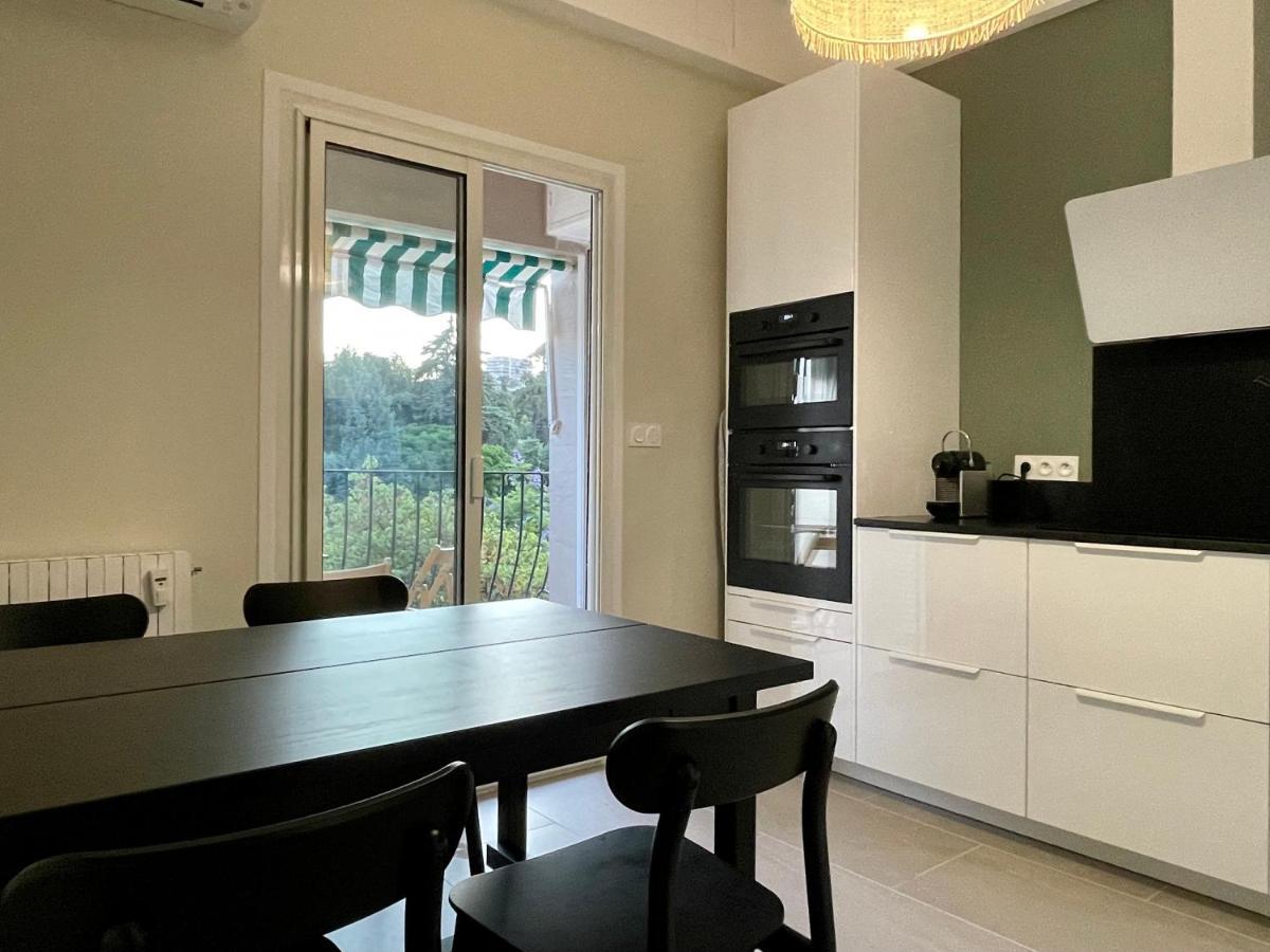 Air-conditioned With Garage Near The Sea Apartment