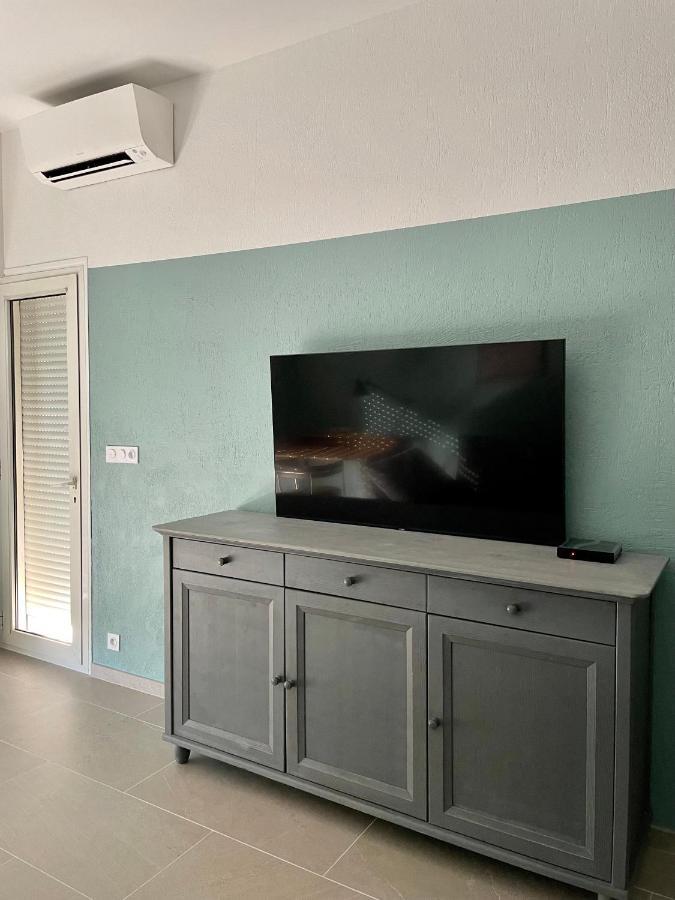 Apartment Air-conditioned With Garage Near The Sea