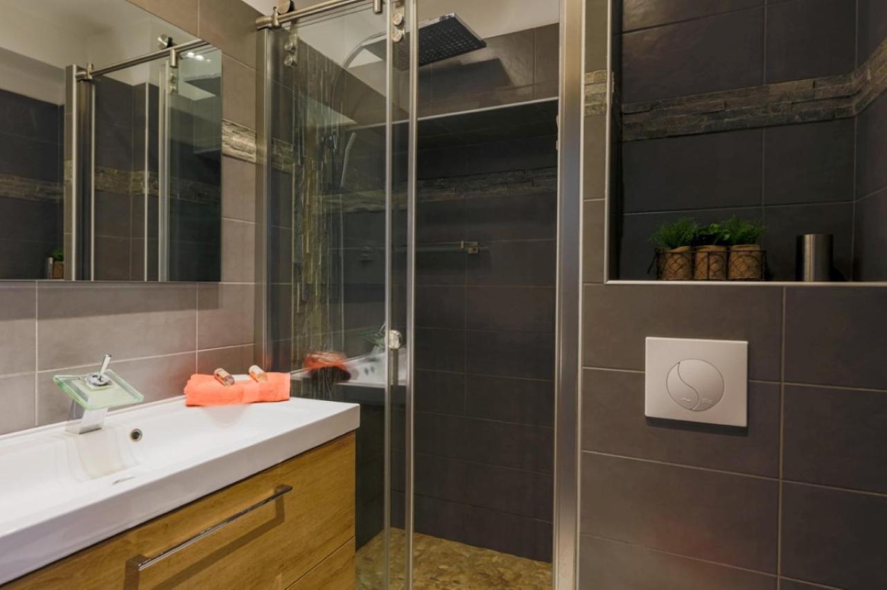 Apartment Suede 2 Ap4208 By Riviera Homes *