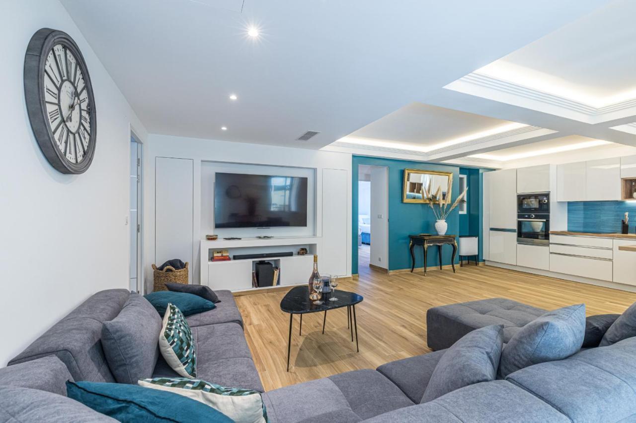 Luxury 3 Bdr Garden & Parking - Angels' Garden Apartment *