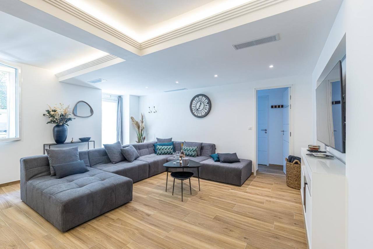 Apartment Luxury 3 Bdr Garden & Parking - Angels' Garden *