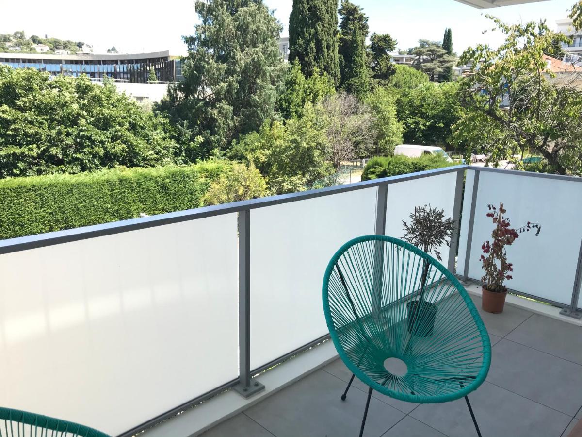 Appartement à *