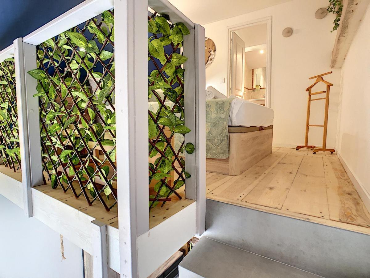 Nestor&jeeves - Secret Duplex - Very Close Sea - Atypical * Nice