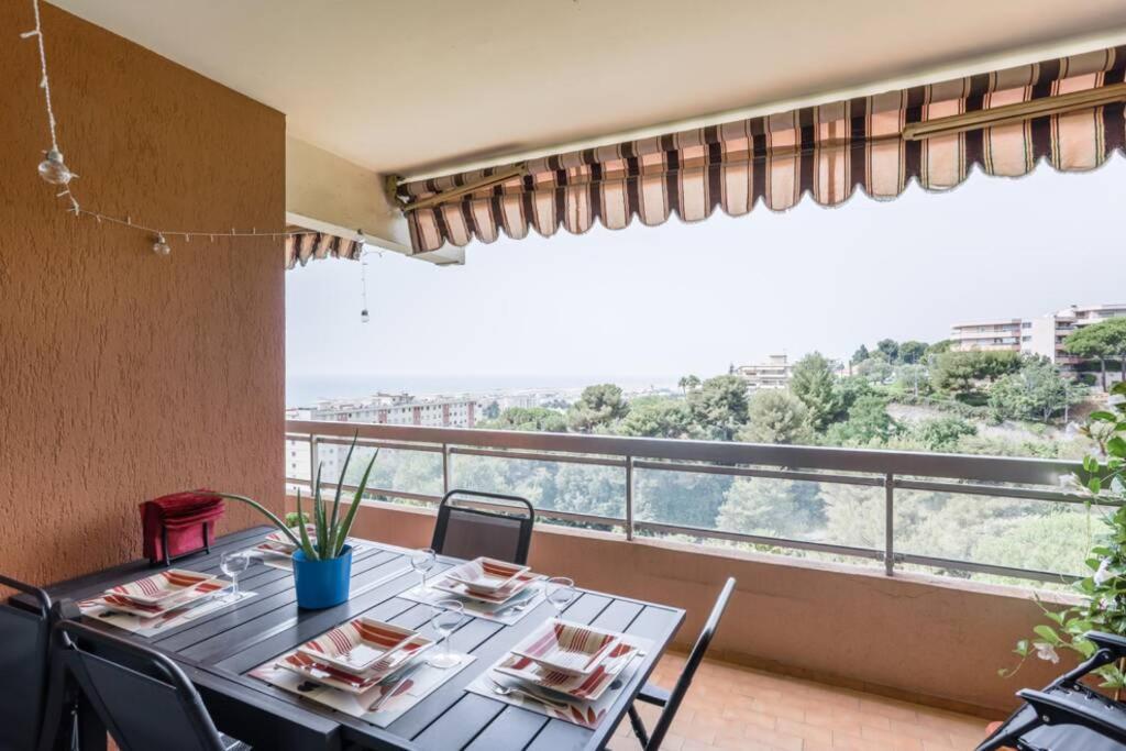 Sea View In With Swimming Pool!