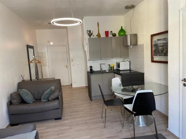 Appartement On Dante Street Next To The Sea *
