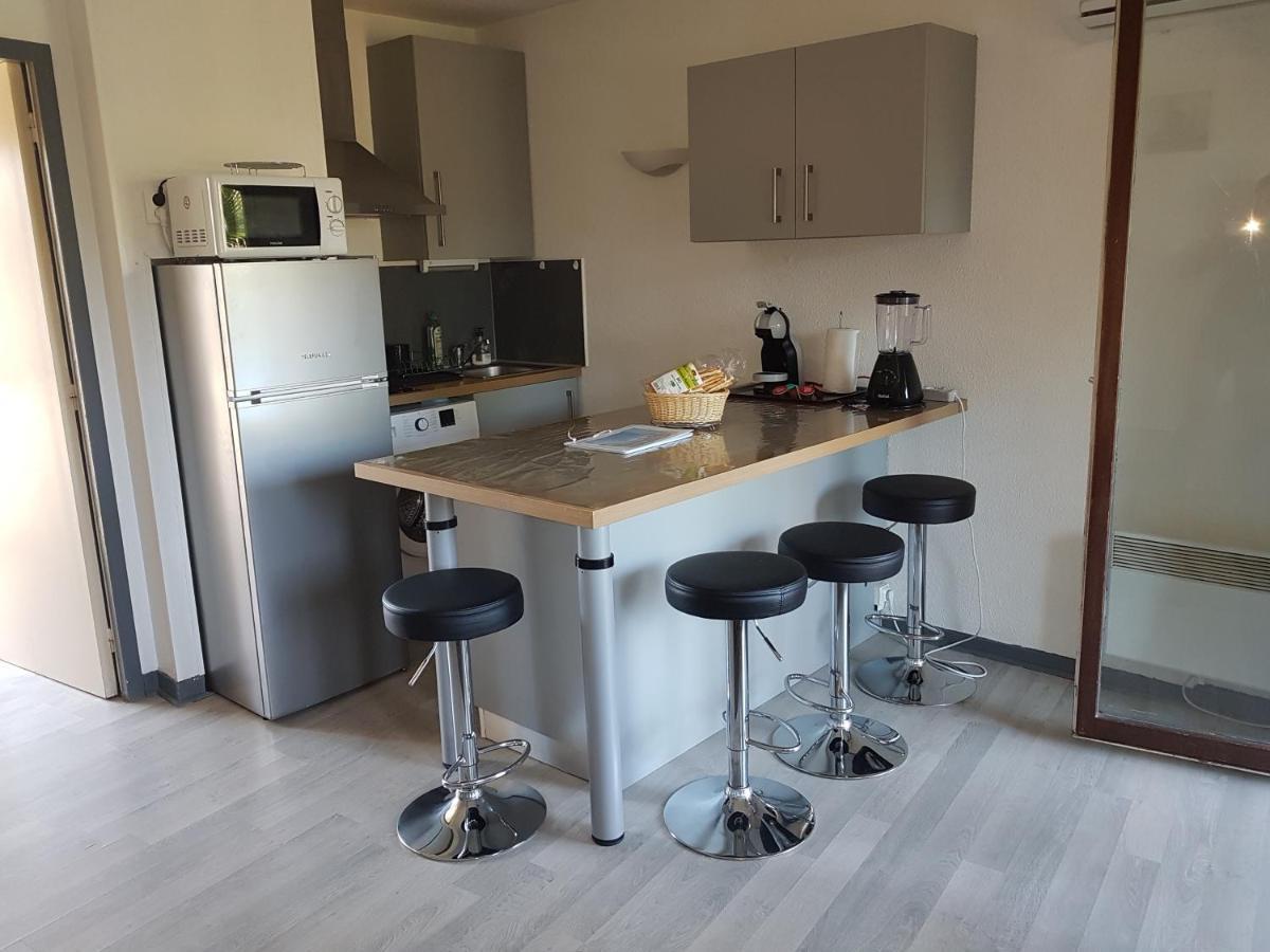 Les Palmiers A 700m De La