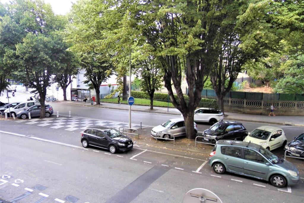 2 Spacious Bedrooms Near Riquier Station! Apartment *