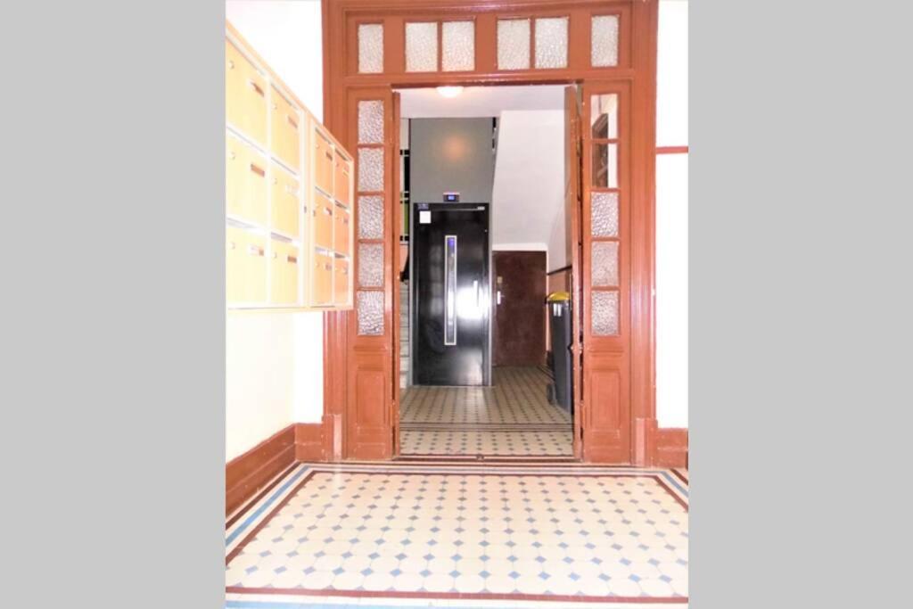 Apartment 2 Spacious Bedrooms Near Riquier Station! Nice