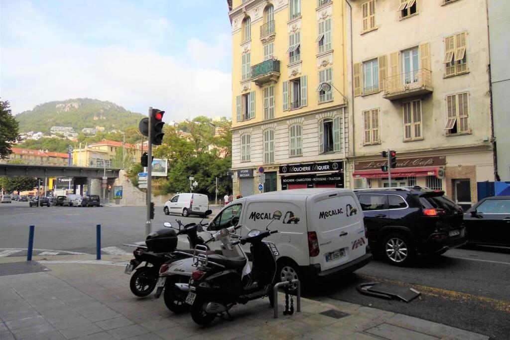 2 Spacious Bedrooms Near Riquier Station! * Nice