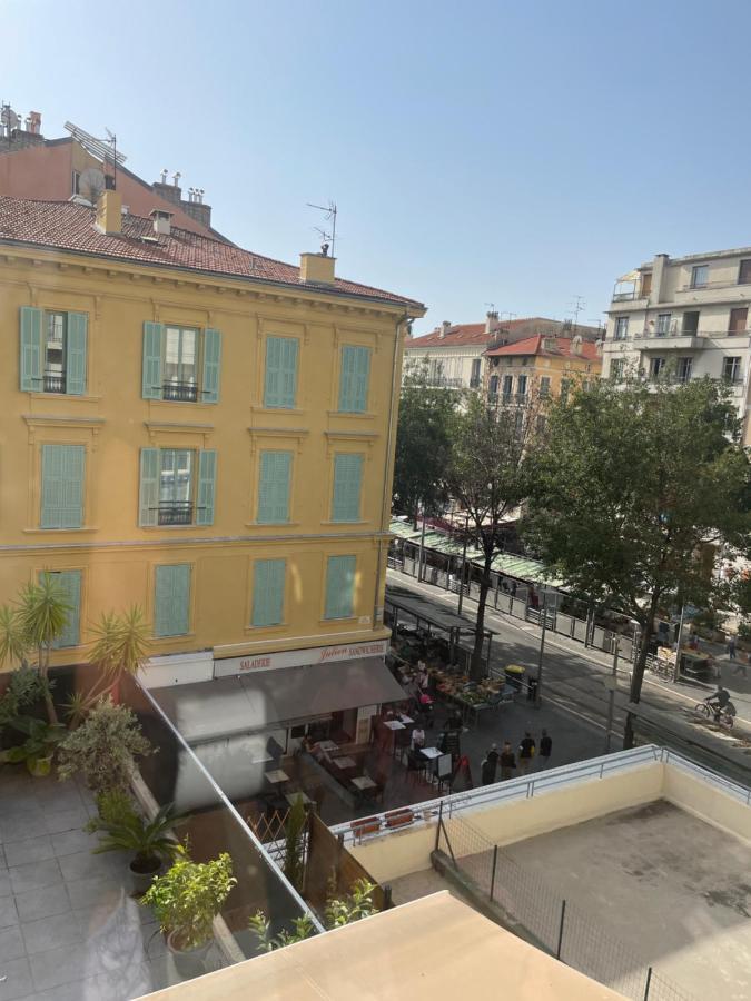Au Centre De