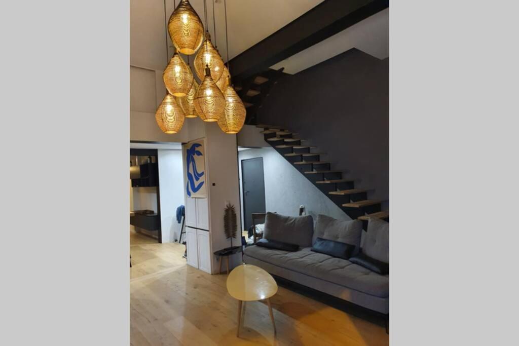 Loft De Type Industriel Et Spacieux Apartment *