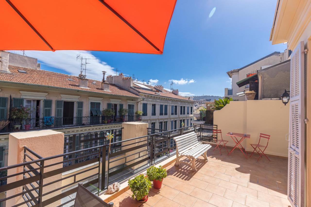 Open Sky Terrace Downtown * Nice