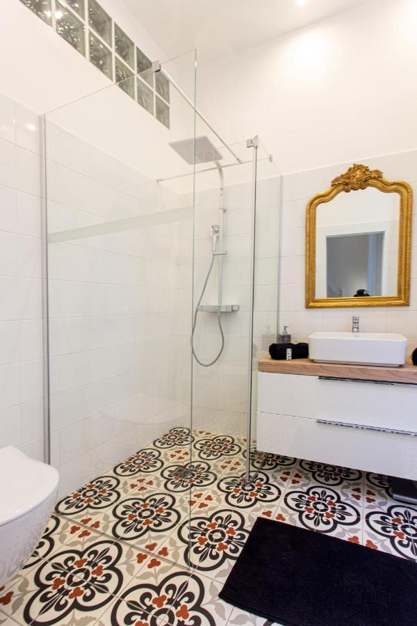 Apartment St Vincent - 3 Bedrooms, Magnificent,vaste, Sunny, A/c, Wifi